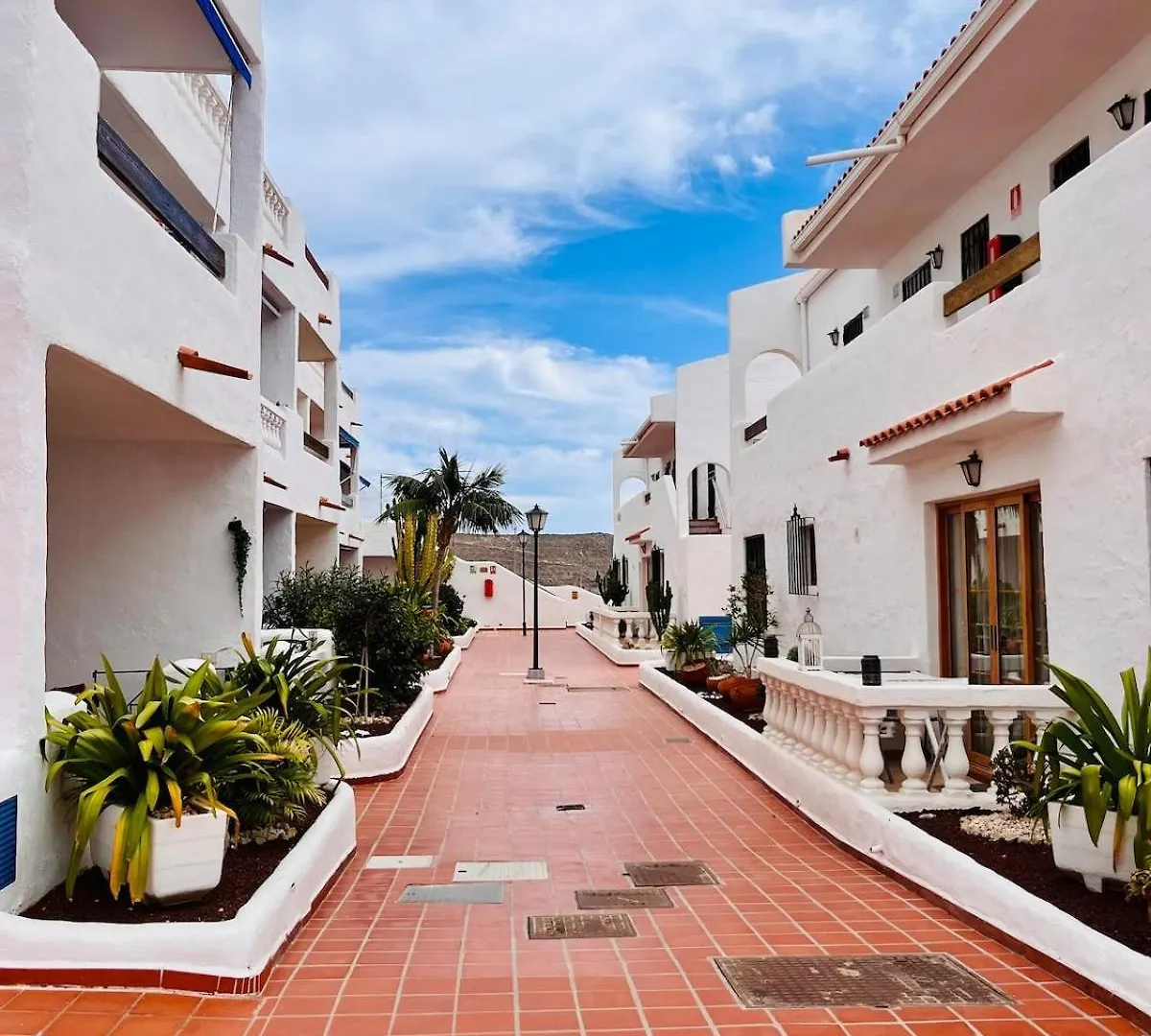 Apartment Sunset View Studio At Port Royale With Heated Pool And Free Wi-Fi Arona  Spain